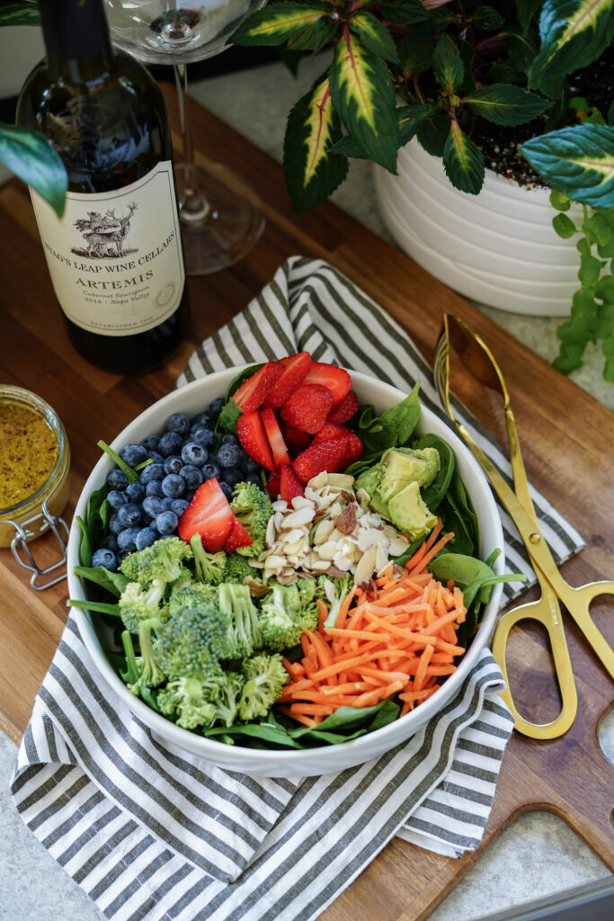 Clear Skin Salads: Reducing Inflammation Through Raw Nutrition