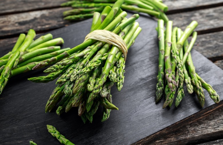 The Emerald Spear: Unearthing the Detoxifying Power of Asparagus