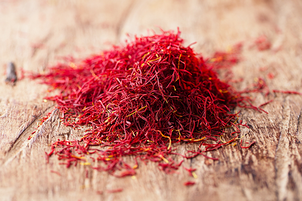 The Scarlet Thread of Serenity: How Saffron Weaves Its Magic to Naturally Boost Your Mood